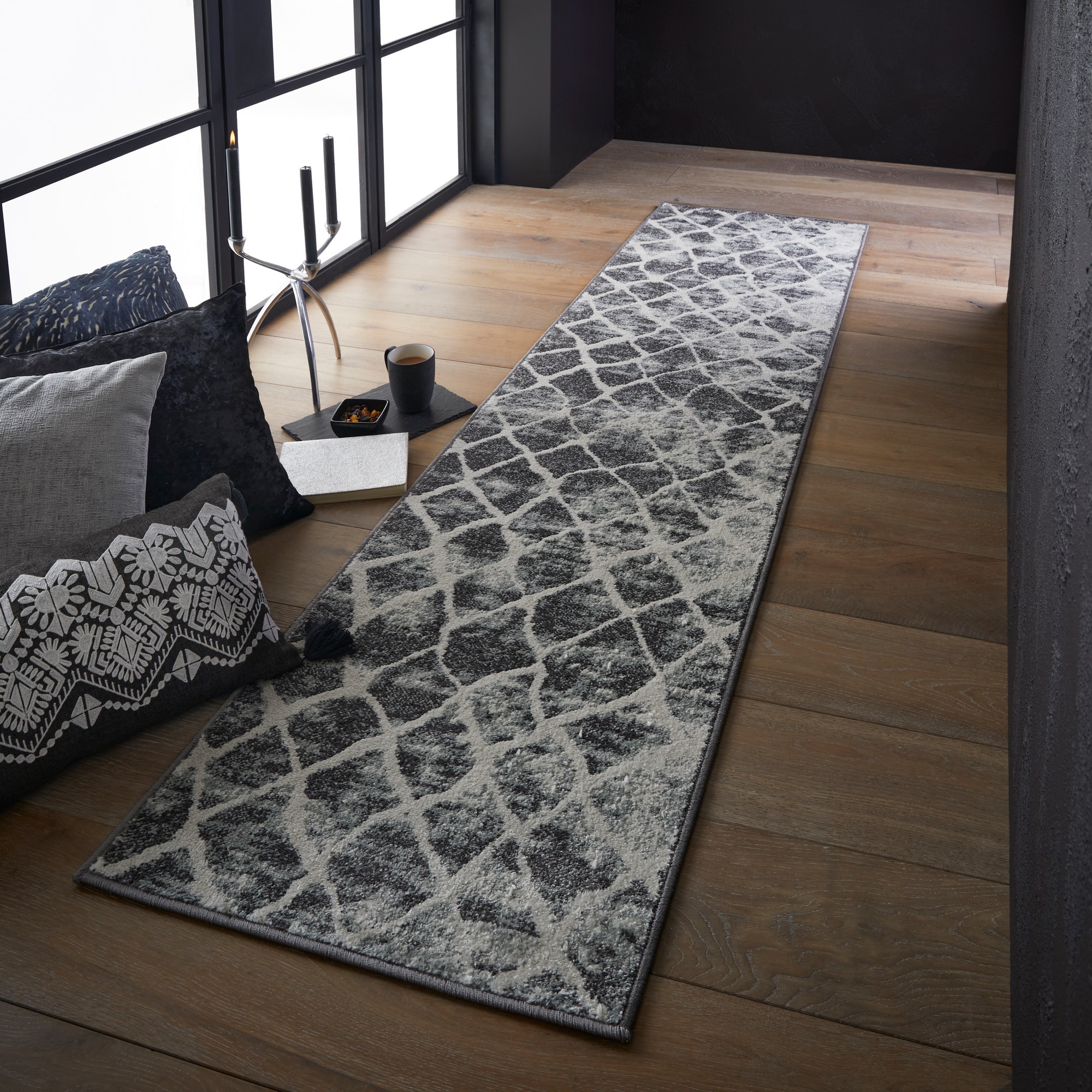 Sanford 5563h Contemporary Geometric Diamond Runner Rug In Grey Ivory